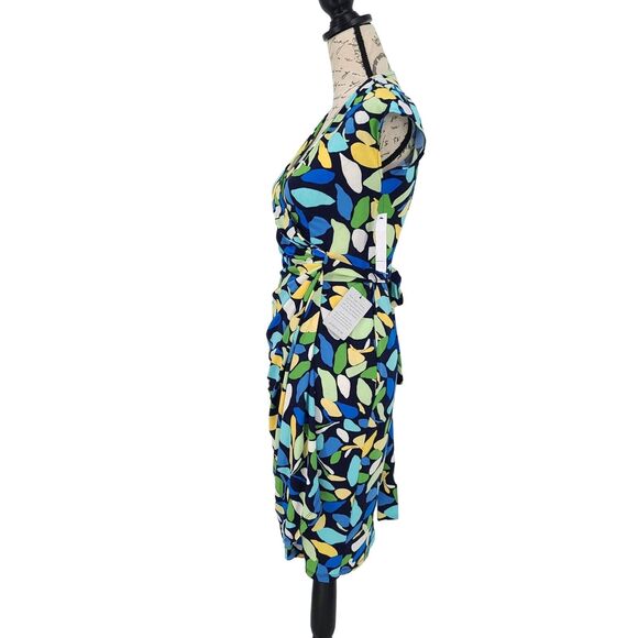 Maggy London NWT Printed Wrap Dress Size 2 - Picture 2 of 9
